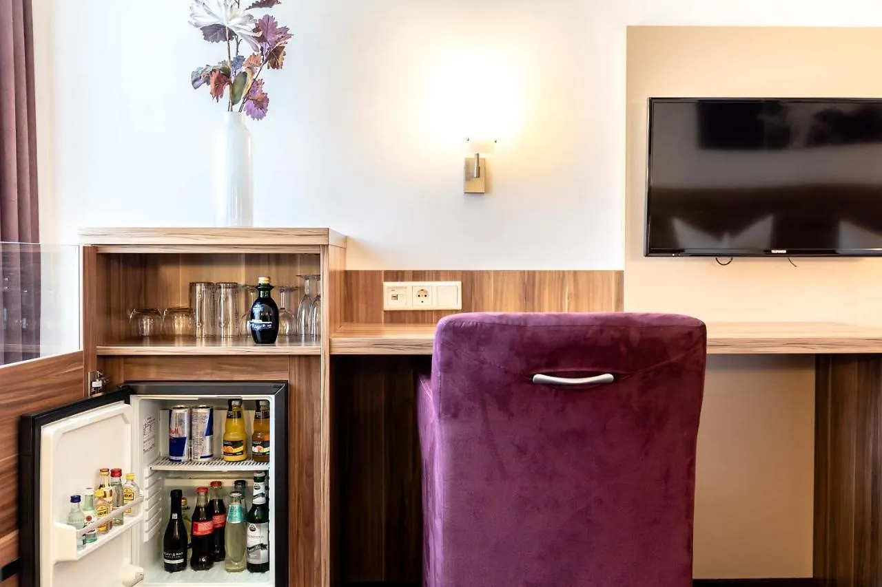 Altstadthotel Guesthouse Die Galerie Ingolstadt 3*,  Germany